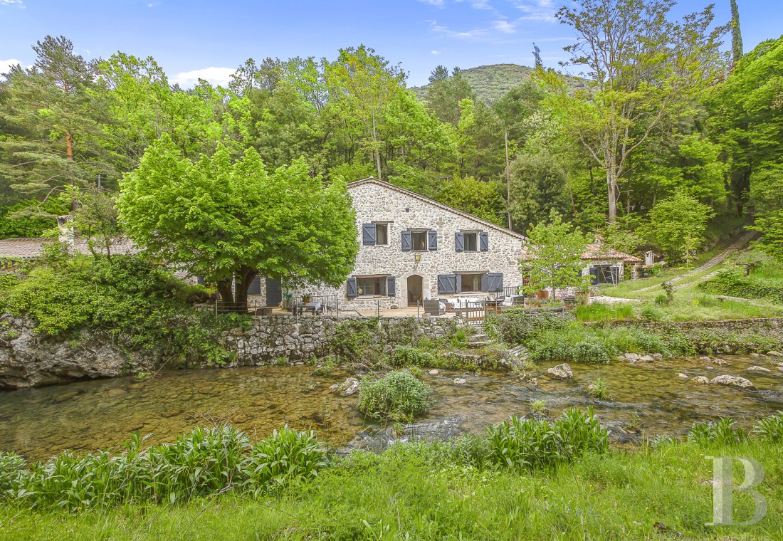 A former 19th-century water mill in the heart of nature north-west of Grasse in Alpes-Maritimes - photo  n°32